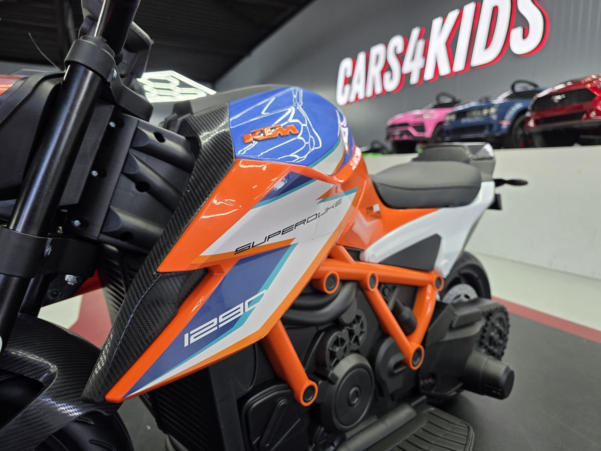 Additional view of the 12V KTM 1290 Super Duke-inspired kids electric motorcycle