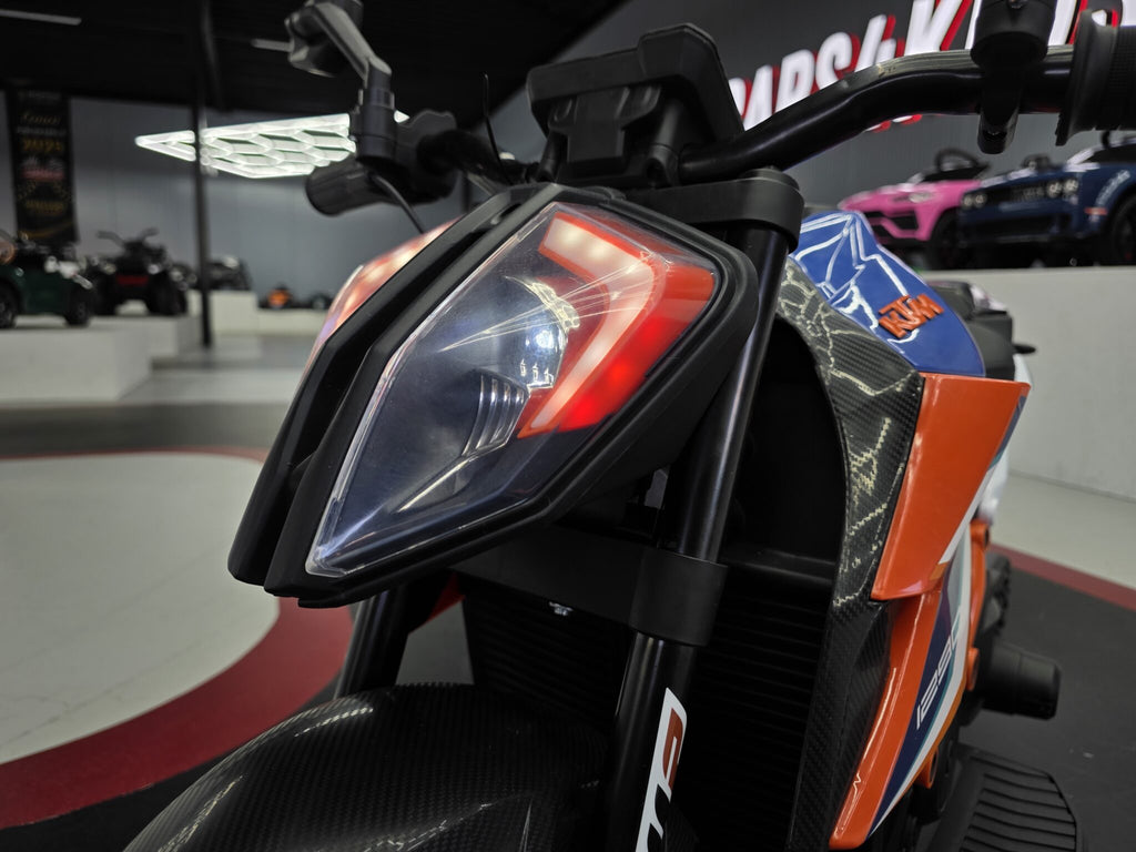 Additional view of the 12V KTM 1290 Super Duke-inspired kids electric motorcycle