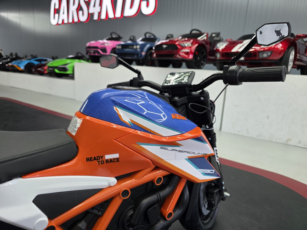 Additional view of the 12V KTM 1290 Super Duke-inspired kids electric motorcycle