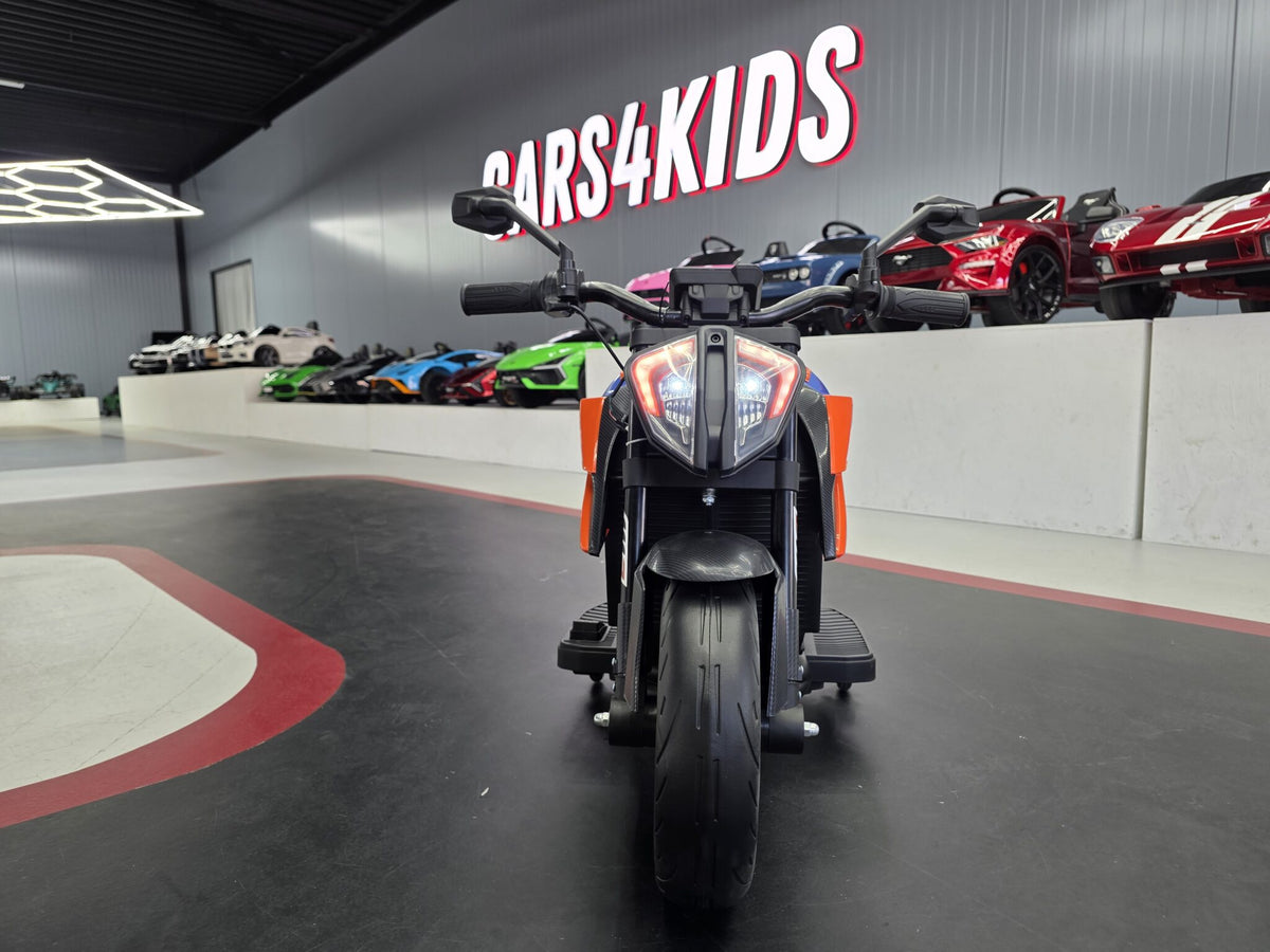 Additional view of the 12V KTM 1290 Super Duke-inspired kids electric motorcycle